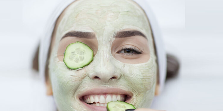 10 Effective Home Remedies to Rejuvenate the Skin