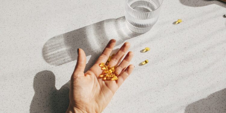 6 Common Supplement Mistakes To Avoid, According to a Dietitian