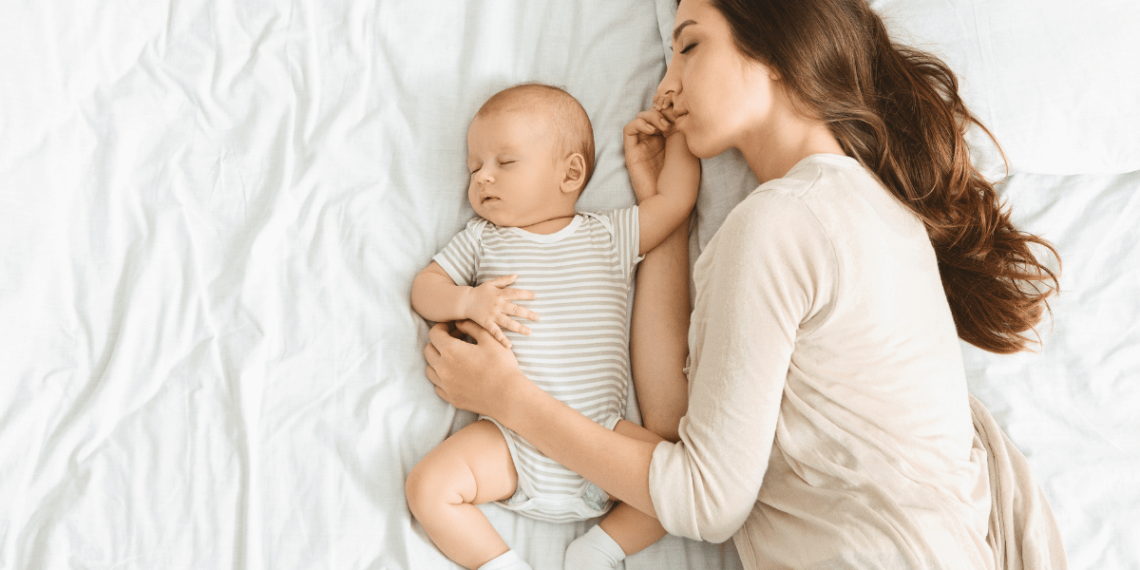 Co-sleeping Benefits and Risks (Plus How to Safely Do it)