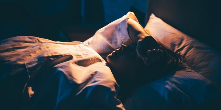 Why Do I Wake Up Every Two Hours? Causes and Sleep Tips