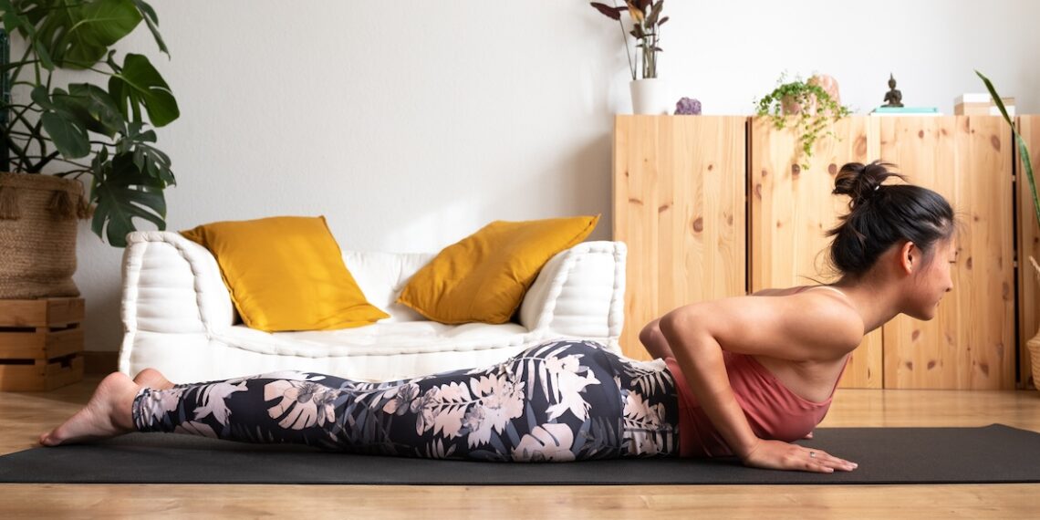 The Proper Head Position in Yoga for 5 Popular Poses