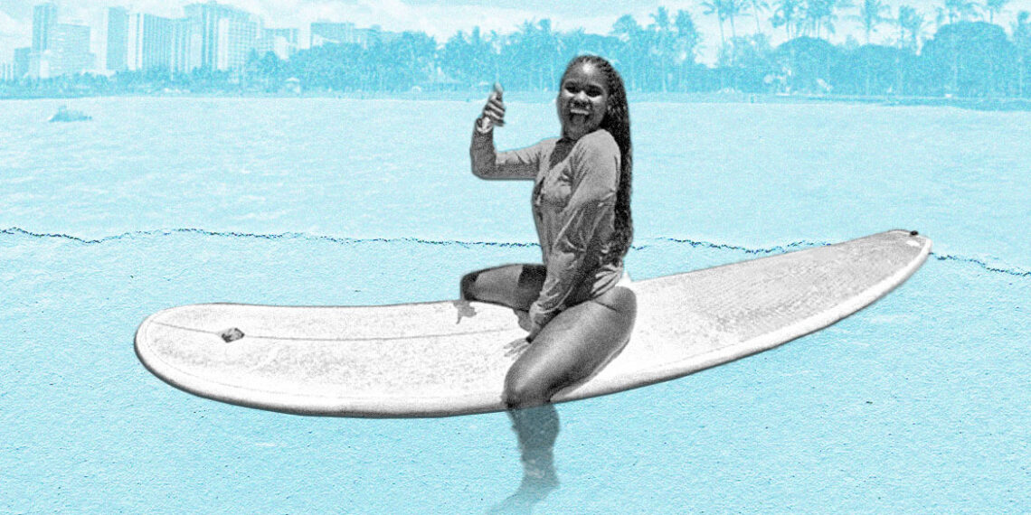 My First Time Surfing: Getting Up and Building Confidence