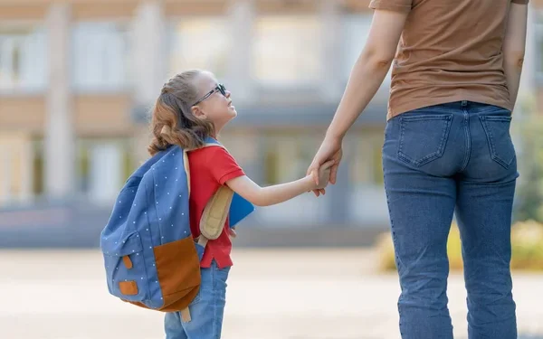 8 Useful Mental Health Tips For Returning To School (For Parents)