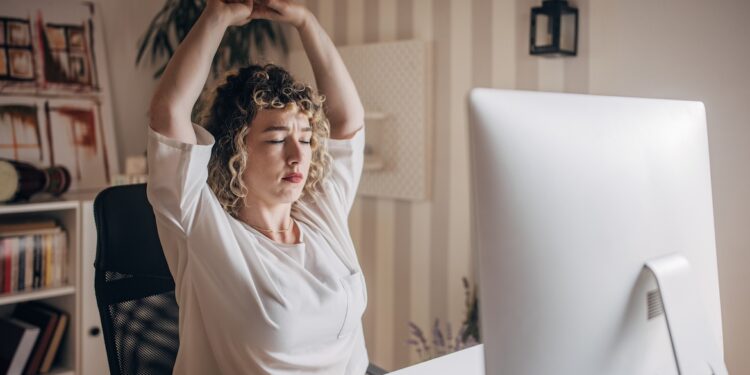 The Best Neck Hump Exercises, According to Experts