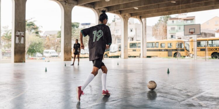 Supplement reduces muscle soreness in female futsal players