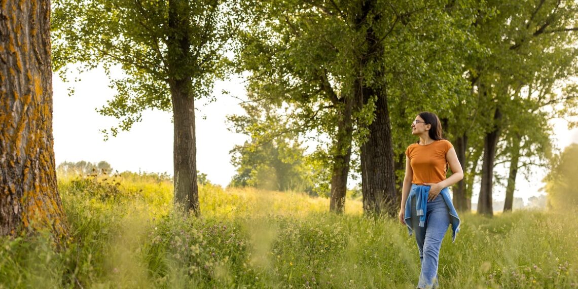 How to Do a Color Walk, Social Media’s Latest Viral Trend