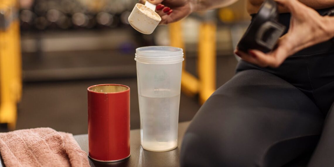 Short-term supplementation of collagen hydrolysate or dairy protein does not enhance recovery from exercise-induced muscle damage, revealed an RCT.