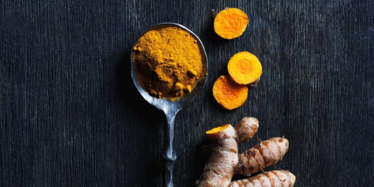 Study provides insights into enhancing curcumin absorption
