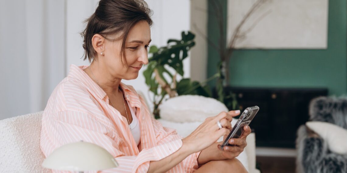 Roon App Review: AI-Powered Menopause Advice