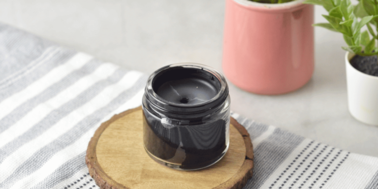 How to Make Homemade Black Drawing Salve