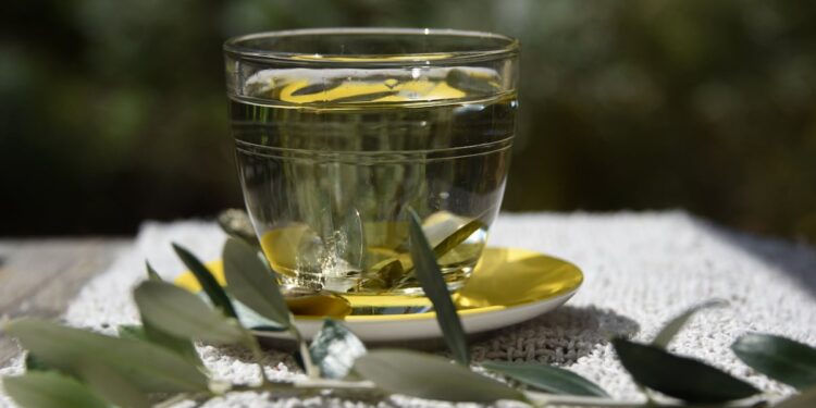 Olive leaf tea and biscuits show subtle insulin effects in RCT study