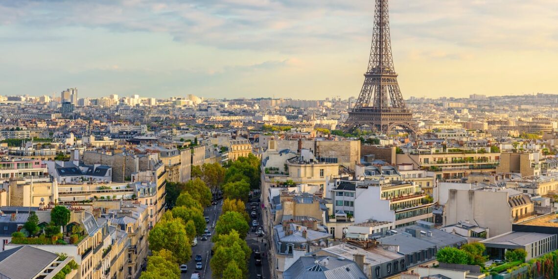 What are supplement ingredient suppliers showcasing at FiE 2025?